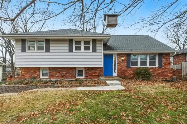 7320 N Euclid Avenue, Gladstone, MO 64118