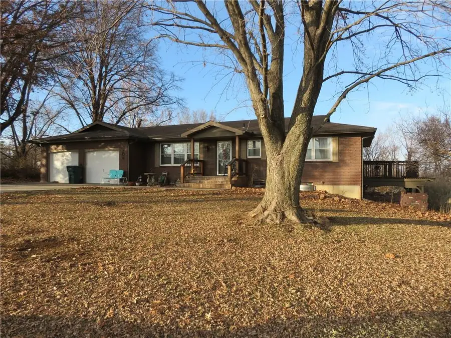 208 Sunflower Boulevard, Ozawkie, KS 66070 - Image #3