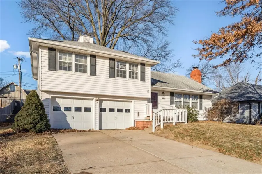 8712 Conser Street, Overland Park, KS 66211 - Image #3