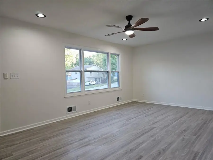 11120 Myrtle Avenue, Kansas City, MO 64137 - Image #3