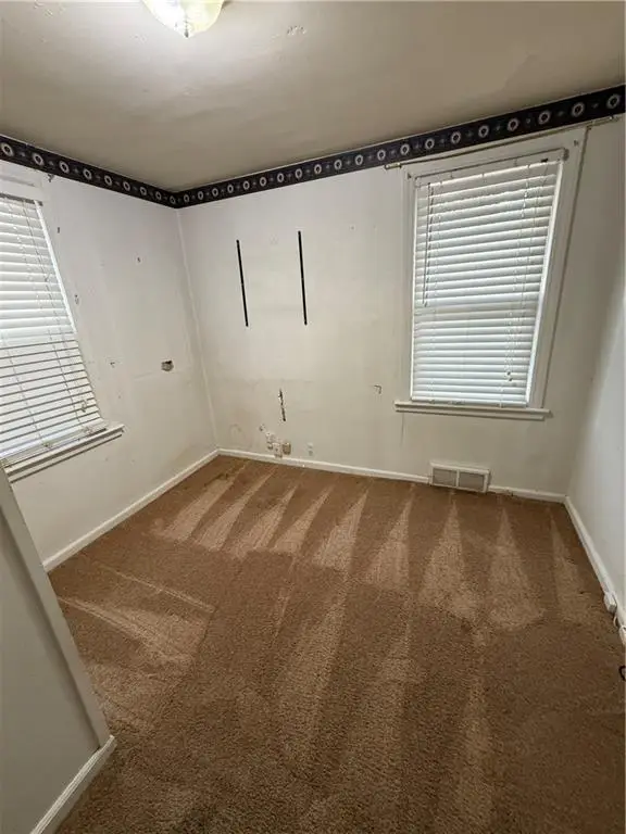 9724 Pennsylvania Avenue, Kansas City, MO 64114 - Image #3