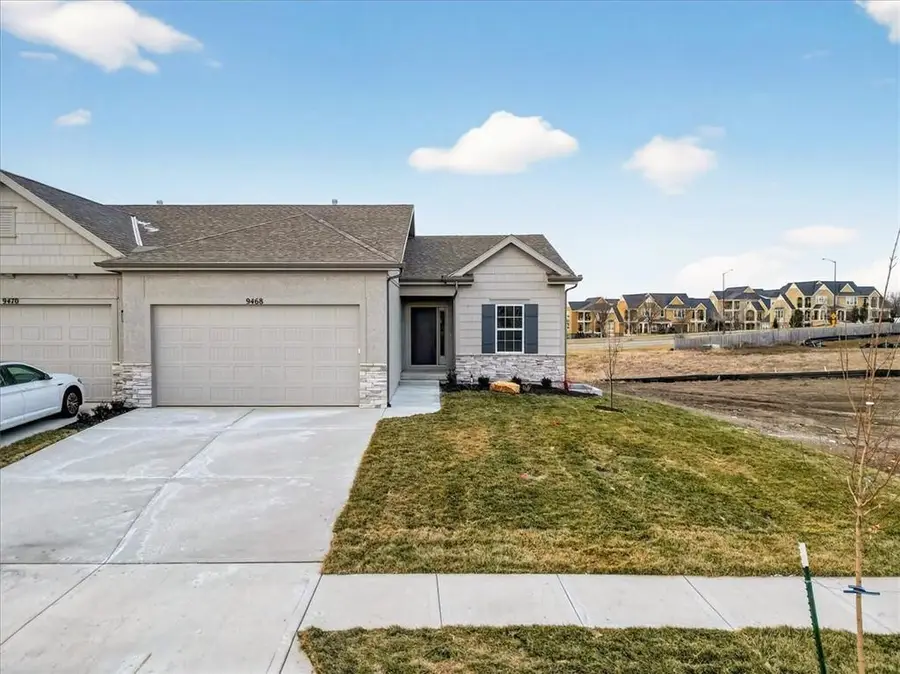 9468 Shady Bend Road, Lenexa, KS 66227 - Image #2