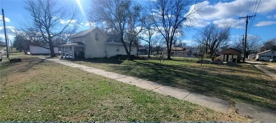 120 S 3rd Street, Humboldt, KS 66748 - Image #3