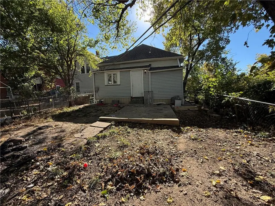 1050 Barnett Avenue, Kansas City, KS 66102 - Image #2