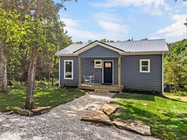 34 S Lakeside Circle, Linn Valley, KS 66040