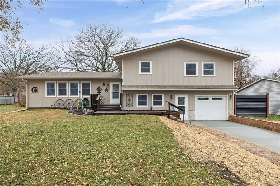 211 N Lincoln Street, Garnett, KS 66032 - Image #2