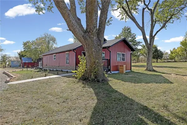 22244 NW 1400th Road, Garnett, KS 66032