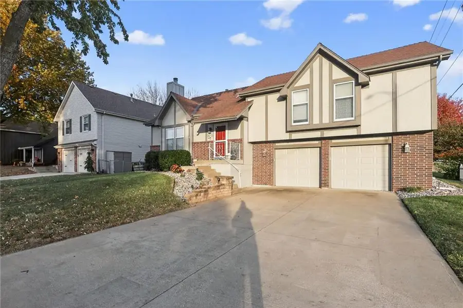 2212 S Halley Court, Olathe, KS 66062 - Image #2