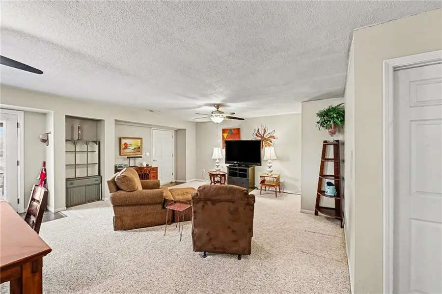 19190 State Avenue, Tonganoxie, KS 66086 - #3