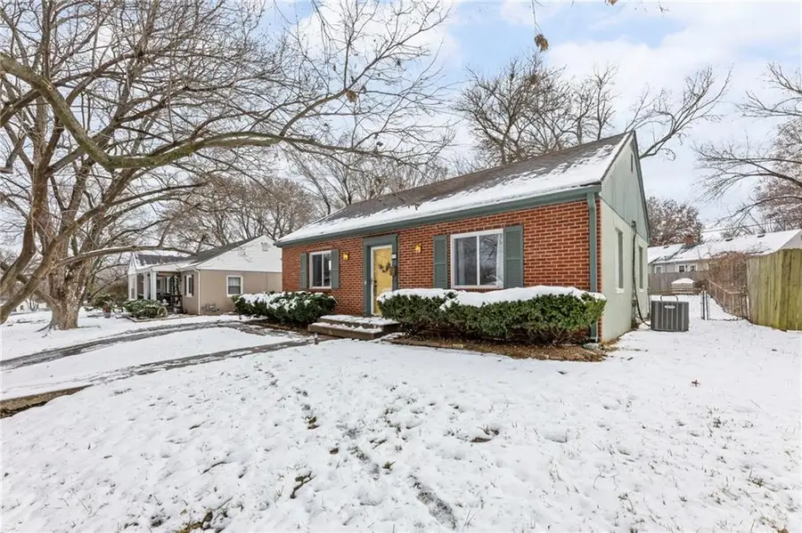 11 E Navajo Lane, Kansas City, MO 64114 - Image #3