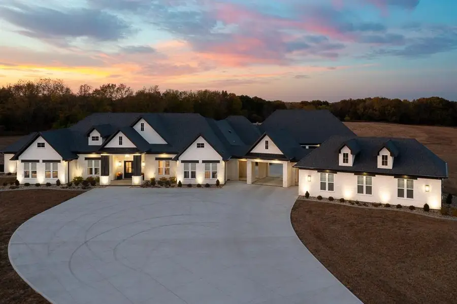 23054 Mclouth Road, Tonganoxie, KS 66086 - Image #2