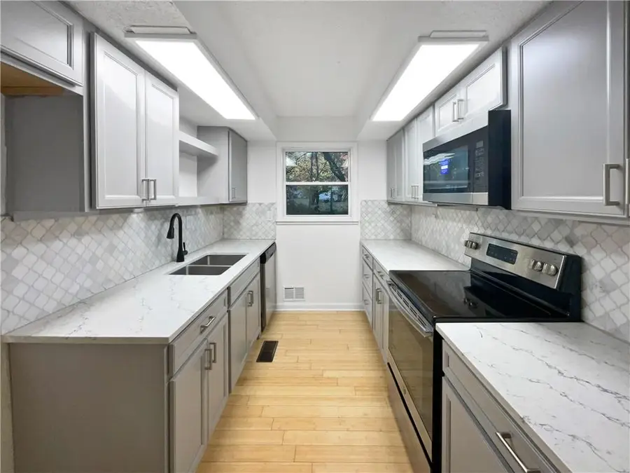 7518 76th Place, Kansas City, MO 64152 - Image #2