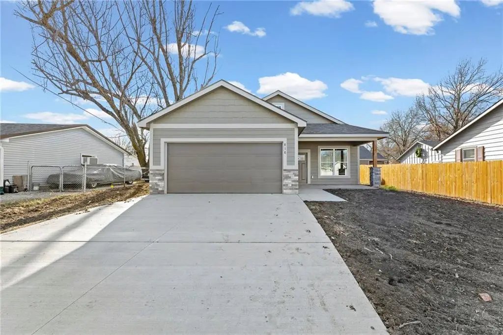 818 W 10th Street, Ottawa, KS 66067 - Image #1