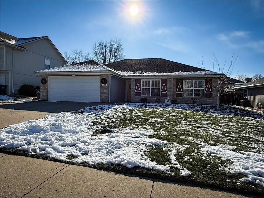 604 SE Saratoga Drive, Blue Springs, MO 64014 - Image #2