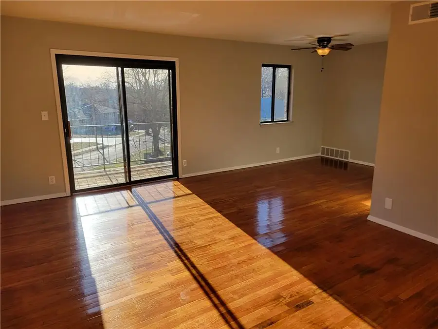 8221 Santa Fe Drive #10, Overland Park, KS 66204 - #2