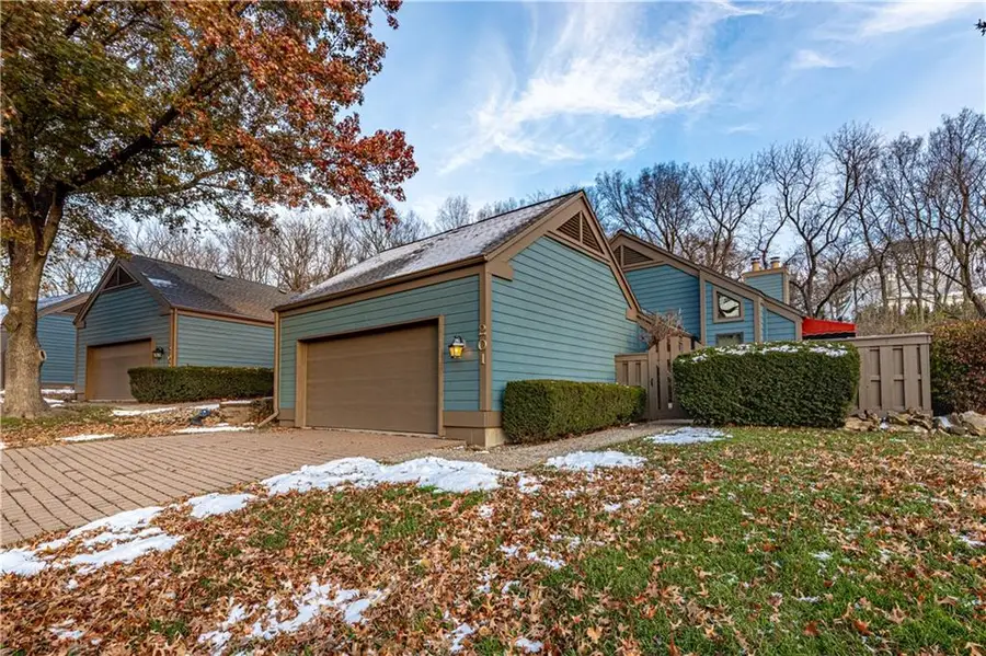 201 Lakeside Drive, Liberty, MO 64068 - Image #3