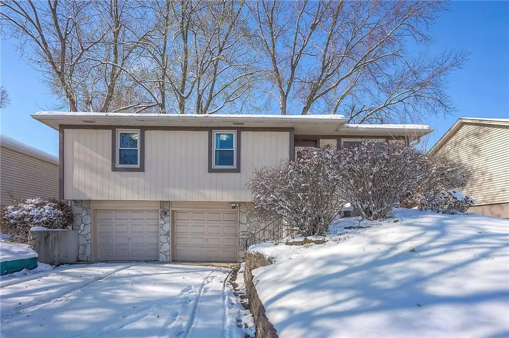 706 S 9th Street, Edwardsville, KS 66111 - Image #1