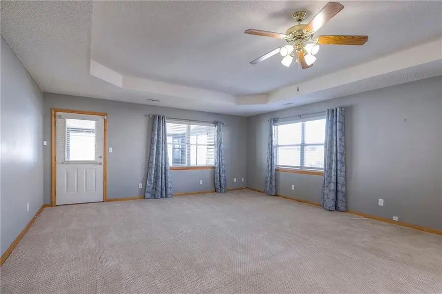 528 S Saturn Drive, Raymore, MO 64083 - Image #3