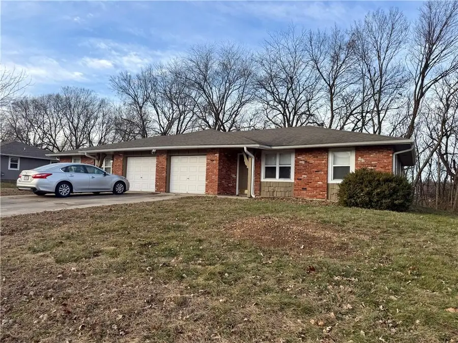 400 A-B NE Westwind Drive, Lees Summit, MO 64086 - Image #2
