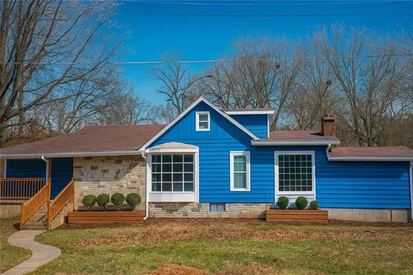 320 N Fairview Avenue, Liberty, MO 64068