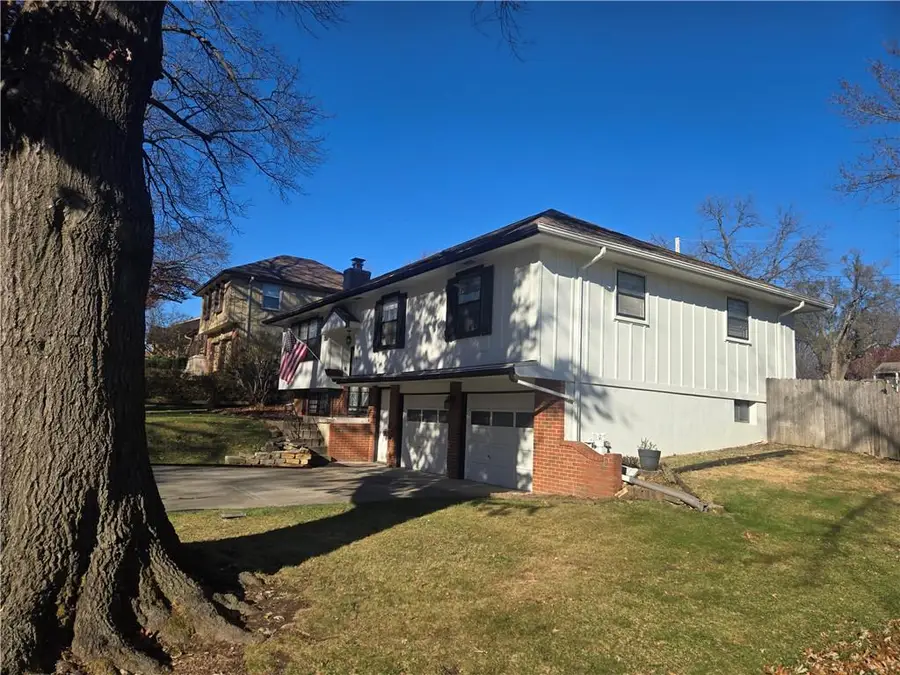 4212 E 105th Terrace, Kansas City, MO 64137 - Image #3