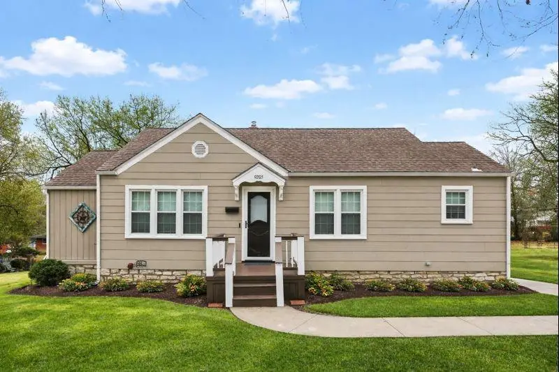 9205 E 68th Terrace, Raytown, MO 64133 - #1