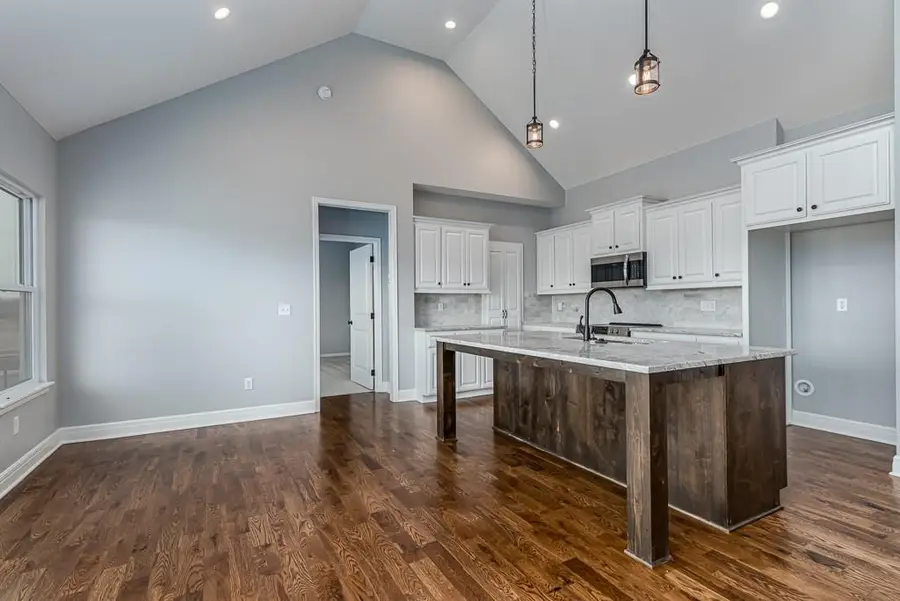 2703 Stone Creek Avenue, Tonganoxie, KS 66086 - Image #3