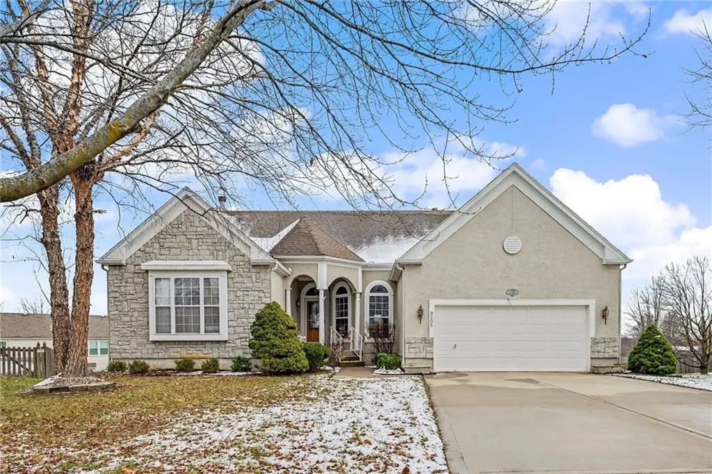 9205 N Campbell Court, Kansas City, MO 64155 - Image #1