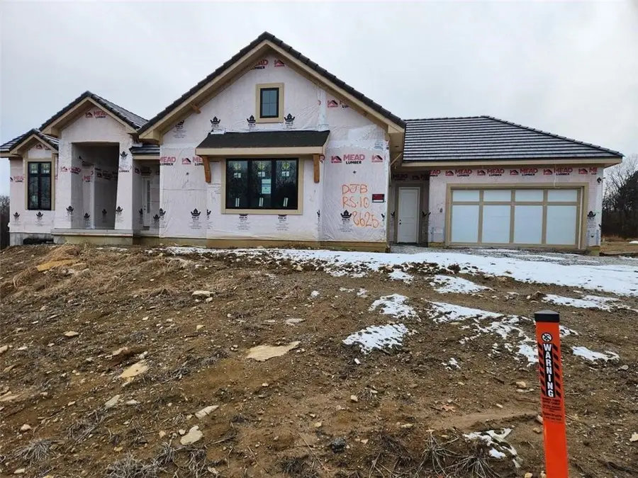 8625 Westridge Court, Parkville, MO 64152 - Image #2