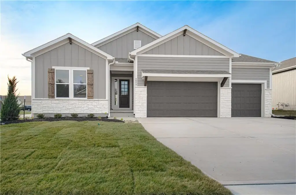 4628 SW Robinson Drive, Lees Summit, MO 64083 - Image #1