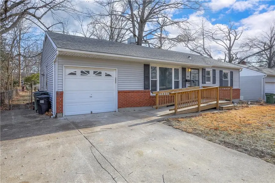 8911 E 74th Street, Raytown, MO 64133 - Image #2