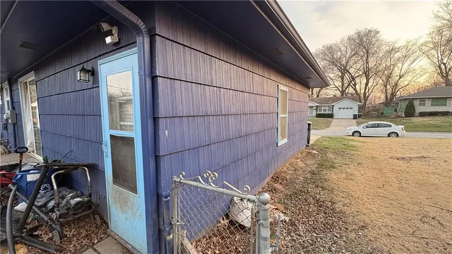 11403 Jackson Avenue, Kansas City, MO 64137 - #3