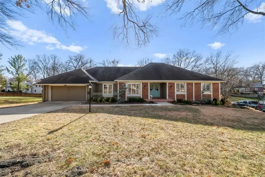 11330 Jarboe Street, Kansas City, MO 64114 - Image #1