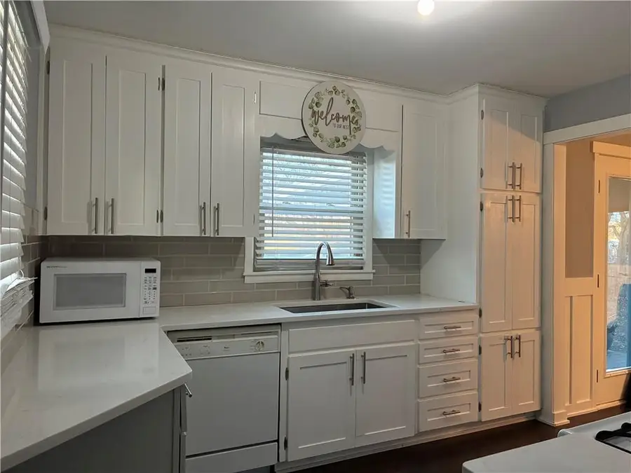 1809 W Main Street, Blue Springs, MO 64015 - Image #3