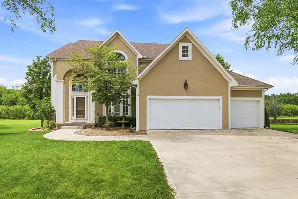 5920 NE Parks View Place, Lee's Summit, MO 64064