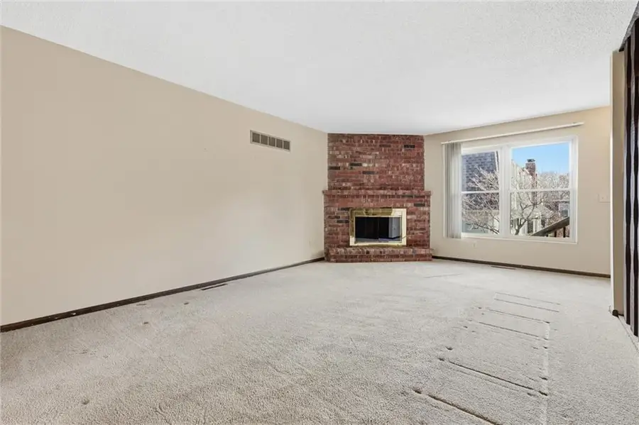 113 W Bannister Road, Kansas City, MO 64114 - Image #2