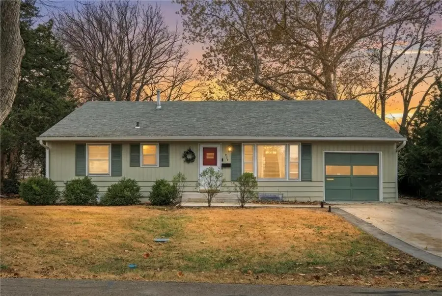 927 W 78th Street, Kansas City, MO 64114 - Image #2