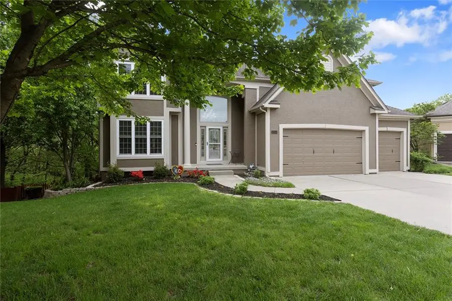 5501 NE Oaks Ridge Lane, Lees Summit, MO 64064 - #2