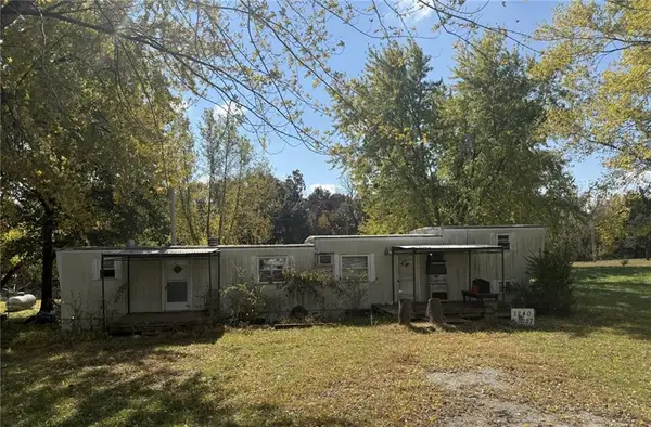 1240 Lake Viking Terrace, Altamont, MO 64620