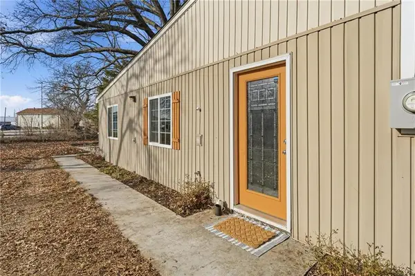 1404 S Butler Drive, Harrisonville, MO 64701