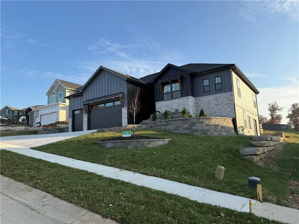 804 SE Pine Court, Blue Springs, MO 64014 - Image #1