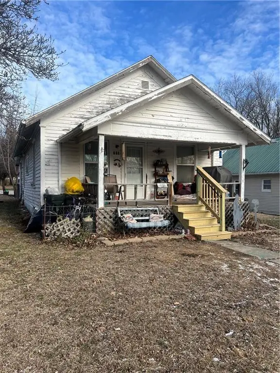 712 W Cornhill Street, Cameron, MO 64429 - #1