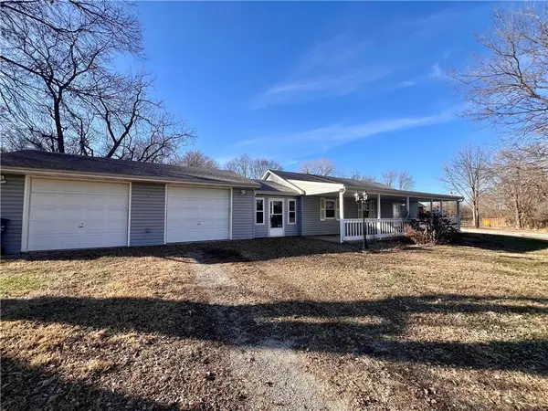 201 S Vine Street, McLouth, KS 66054
