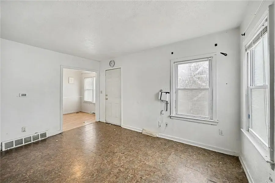447 N Quincy Avenue, Kansas City, MO 64123 - Image #2