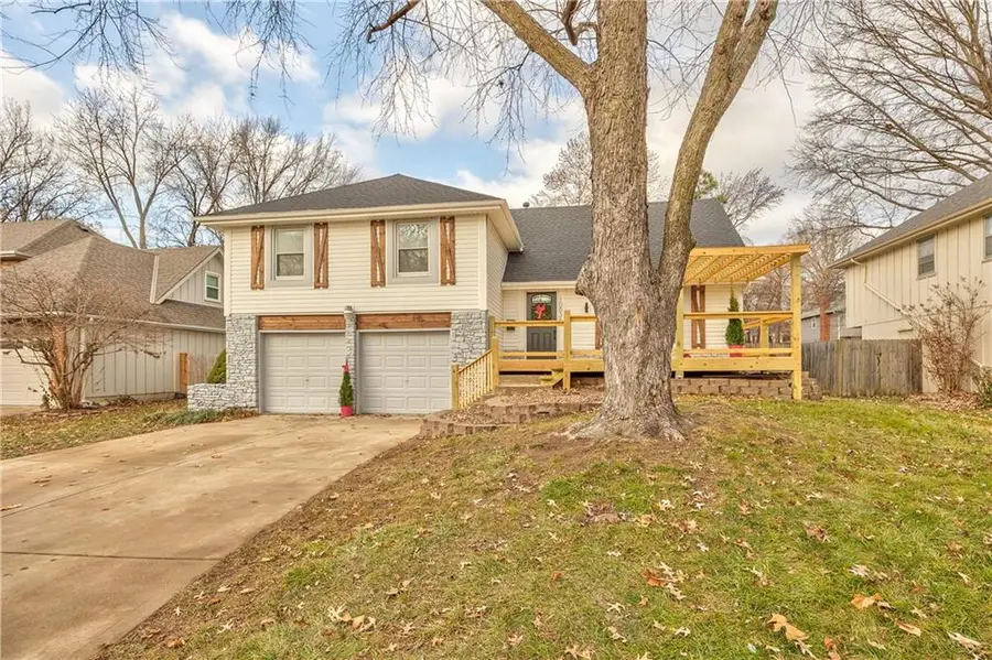 10036 Wedd Drive, Overland Park, KS 66212 - Image #2