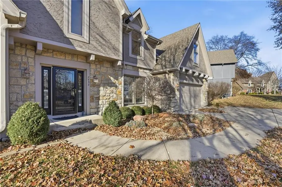 7432 N Granby Avenue, Kansas City, MO 64151 - Image #2