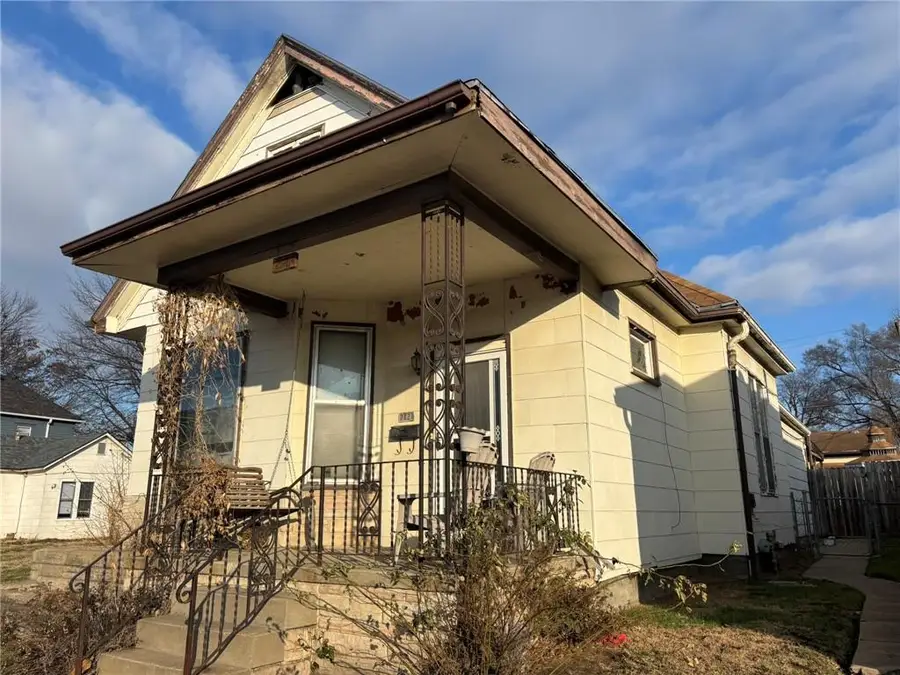 2121 S 10th Street, Saint Joseph, MO 64503 - Image #2