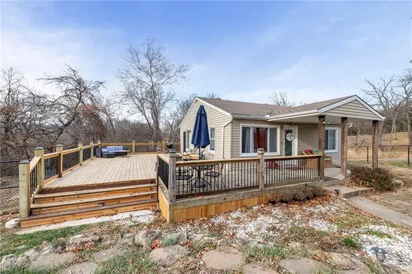 5812 NW Parkdale Circle, Kansas City, MO 64151