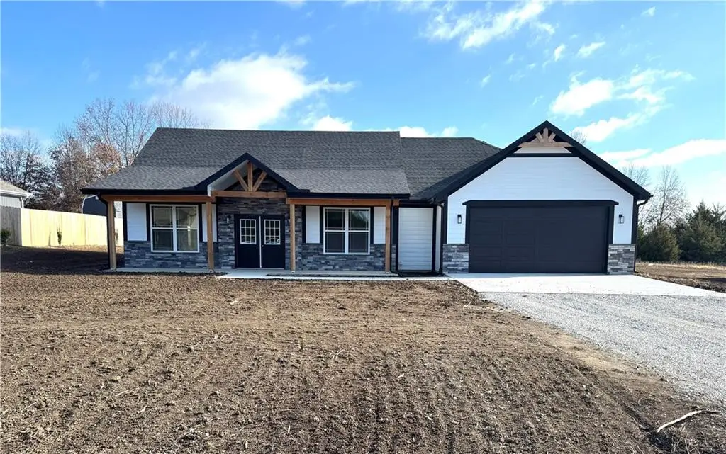 327 NE 51 Road, Warrensburg, MO 64093 - Image #1