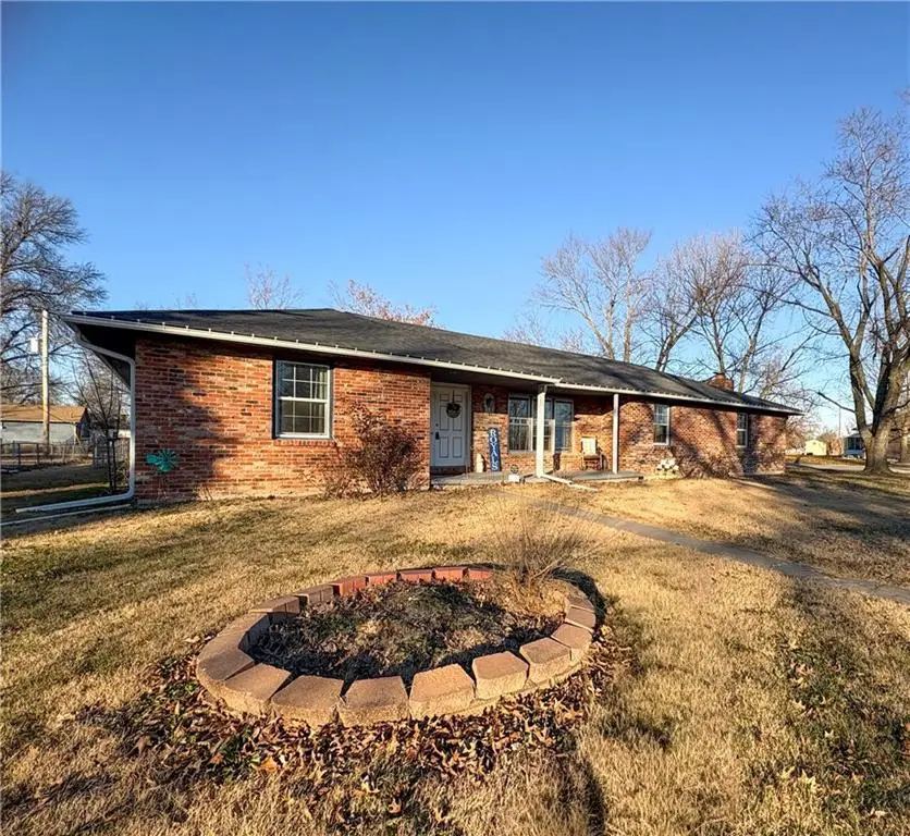 818 Sycamore Street, Lacygne, KS 66040 - Image #2